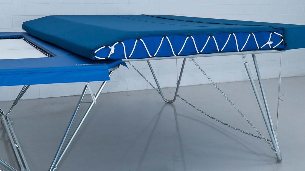 REBOUND END DECK MAT- NYLON